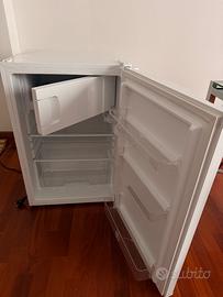Frigorifero sottotavolo con congelatore