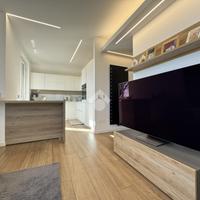 VILLA A SCHIERA A CAMERI