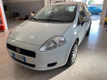 Fiat Punto 1.4 cc. 8V 5 porte GPL della Casa OK NE