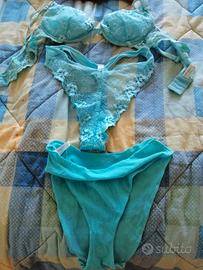 Trio di lingerie reggiseno, tanga e mutandina 