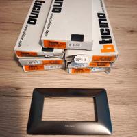 PLACCA BTICINO interruttori frutti MATIX AM4804GNN