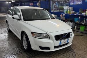 Volvo V50 D2 R-design