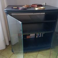 mobile per televisore con ante in vetro