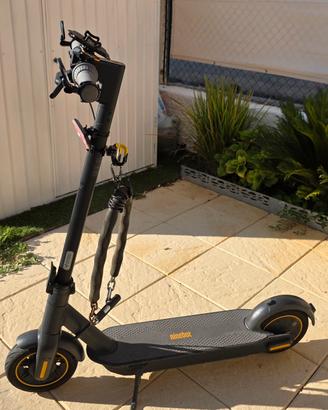 Ninebot by Segway Max G30 Monopattino