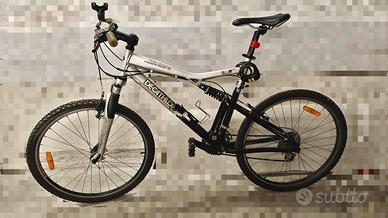 Bicicletta Rockrider Mountain bike 