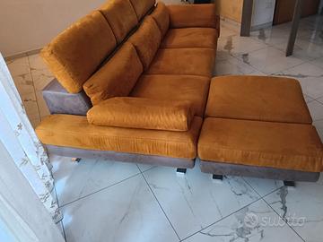 Divano con penisola Poltrone e Sofà 