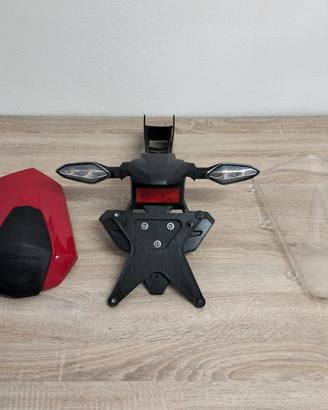CODINO, PORTA TARGA E FRECCE, CUPOLINO_HONDA CBR 1