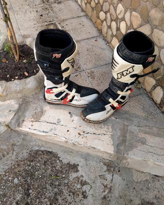 stivali motociclista da cross marca FM
