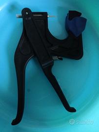 pinza marche auricolari