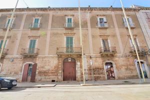 Appartamento a Turi, via 20 Settembre, 5 locali