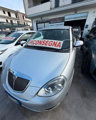 Lancia Ypsilon 1.3 MJT 75 CV Platinum