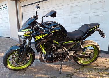 moto KAWASAKI Z650 anno 2021 Km.4476