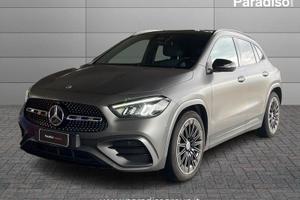 Mercedes-Benz GLA 200d - AMG LINE PREMIUM PLU...