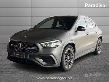 Mercedes-Benz GLA 200d - AMG LINE PREMIUM PLU...