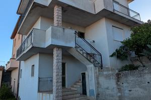 Casa indipendente con cortile