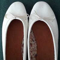 Ballerine bianche con fiocchetto