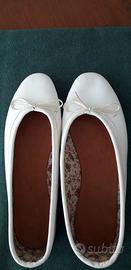 Ballerine bianche con fiocchetto