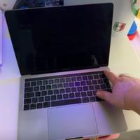Macbook pro 13” touchbar i5 16/512gb NON FUNZIONA