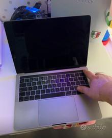 Macbook pro 13” touchbar i5 16/512gb NON FUNZIONA