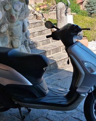 Piaggio 125 flay