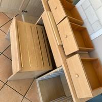 Scrivania in legno con panca