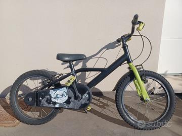 Bicicletta a pedali bimbo B'TWIN Dark Hero 16''