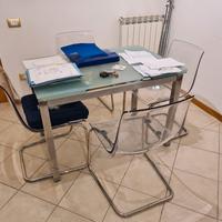 Tavolo in vetro e 4 sedie