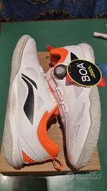 SCARPE LINING WANG CHUQIN  TENNISTAVOLO