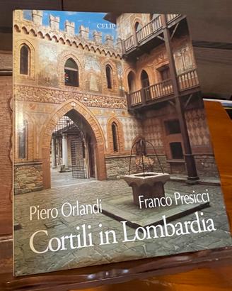 CORTILI IN LOMBARDIA