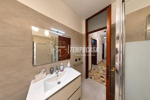 QUADRILOCALE CON TERRAZZO E GARAGE
