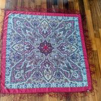 Grande foulard nuovo in lana