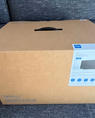 SYNOLOGY NAS DS1821+ 8 BAIE AMD RYZEN - NUOVO