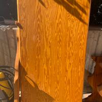 Tavolo in legno massiccio