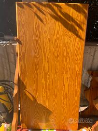 Tavolo in legno massiccio