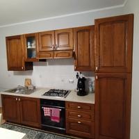 cucina di 3 metri con elettrodomestici