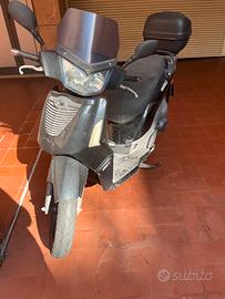 Kymco People S 200