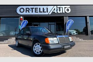 MERCEDES-BENZ 200 E DA COLLEZIONE