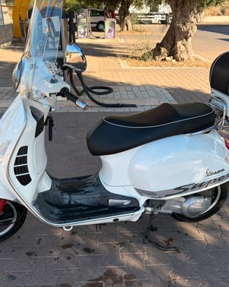 vespa gts super 300 i.e.