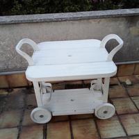 Tavolo da giardino con carrello