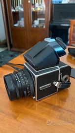Hasselblad 500 C/M con 80mm Planar e pentaprisma