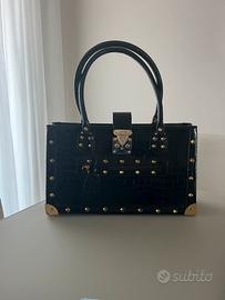 Borsa Nera a mano effetto  coccodrillo lucido