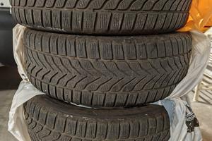 4 pneumatici invernali 205/55 R17 91V Lassa