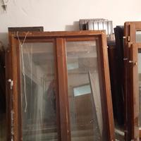 Infissi e scuroni in blocco