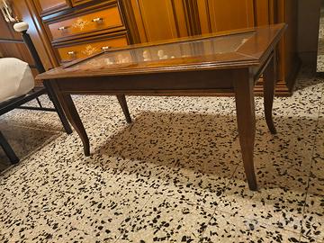 tavolino antico in legno con bacheca espositiva. 