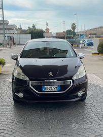 peuguot 208 del 2013. l