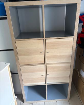 Kallax Ikea compreso di sportelli