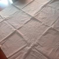 centrotavola in lino ricamato vintage 