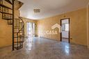 5-vani-110-mq-terrazzo-di-20-mq-centro-storico