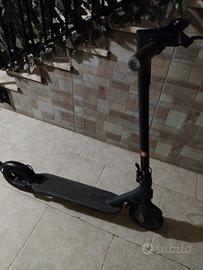 Monopattino elettrico e Casco 