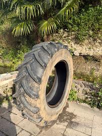 Pneumatico 520 70 38